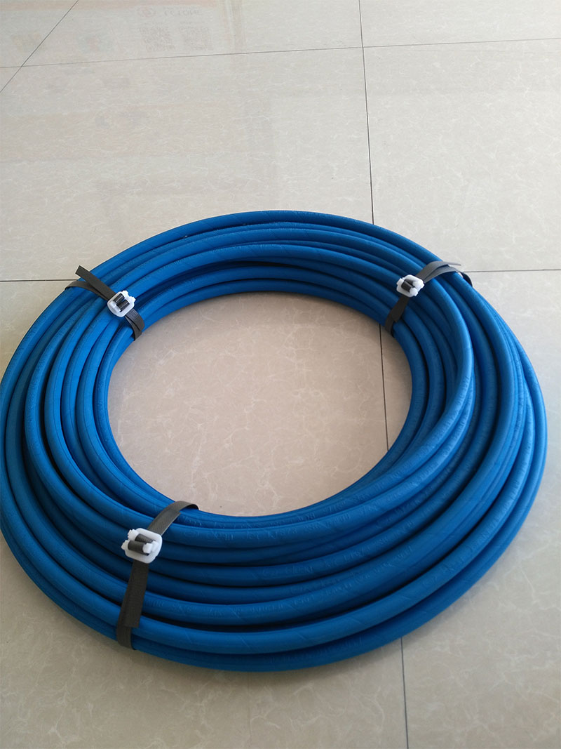 High pressure pulse resistant rubber hydraulic pipe