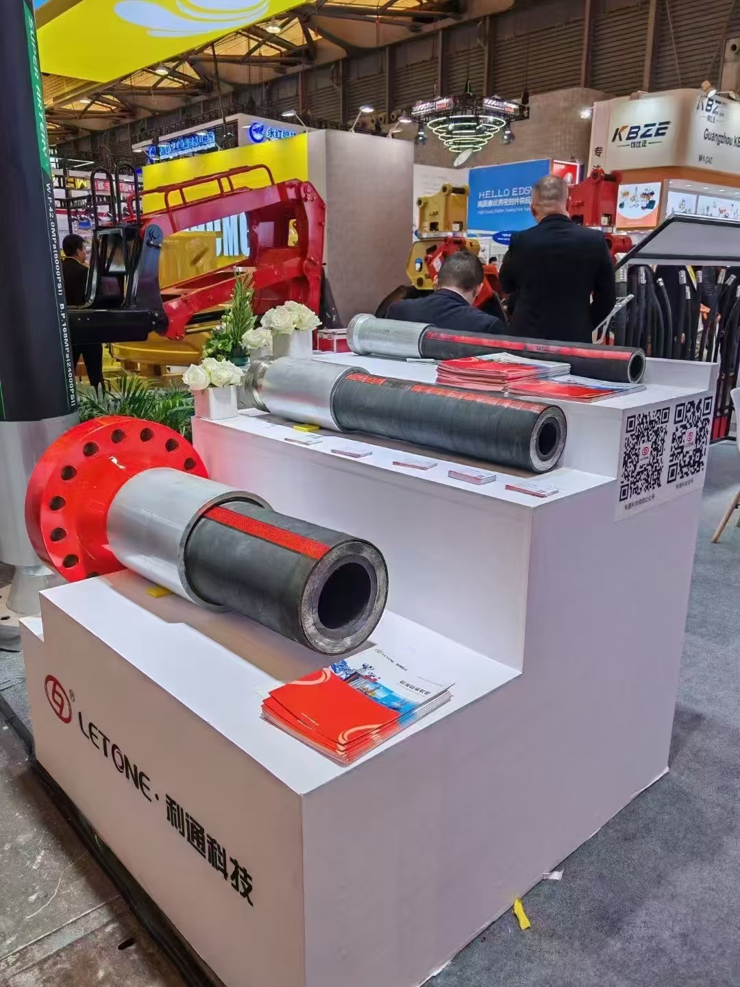 EPDM aging resistant rubber drainage pipe can be lined with UPE wear-resistant layer hose
